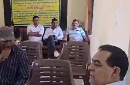 भगवानपुर: इकबालपुर शुगर मिल में चीनी की नीलामी के लिए किया गया कार्यक्रम, बोली लगाने कोई व्यापारी नहीं पहुंचा