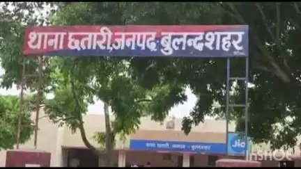शिकारपुर: छतारी थाना क्षेत्र के गांव बुघासी के पास बाइक सवार को बचाने के चक्कर में मैक्स गाड़ी पलटी, एक व्यक्ति की हुई मौत