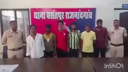 राजनांदगांव: बसंतपुर थाना पुलिस ने गिरफ्तारी वारंटी आदतन बदमाशों और असामाजिक तत्वों पर की कार्रवाई