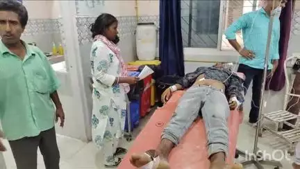गारू: गारू के जामझरिया में शुक्रवार दोपहर सड़क दुर्घटना, बाइक चालक गंभीर रूप से घायल