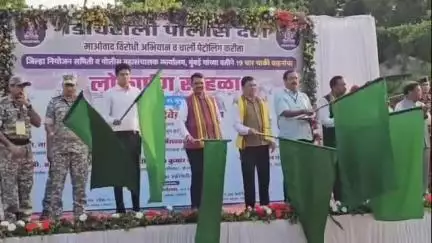 गडचिरोली: पोलीस ग्राउंड गडचिरोली येथे मुख्यमंत्र्यांच्या हस्ते 19 चार चाकी वाहनांचा लोकार्पण..