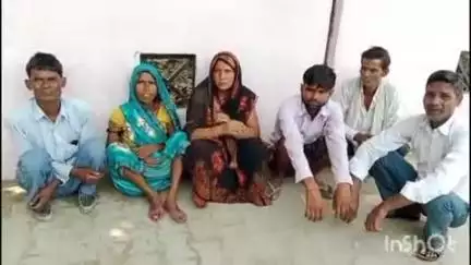 लखीमपुर: खुदुनिया गांव में शौचालय बनी मौत की वजह, सांप के डसने के बाद चक्कर खाकर गिरी महिला ने तोड़ा दम