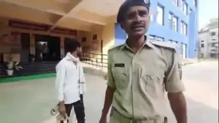 बिहार: बिहार थाना पुलिस ने छड़ चोरी के आरोप में एक युवक को बड़ी दरगाह मोहल्ला से गिरफ्तार किया