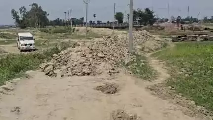 बनमा इटहरी: बनमा ईटहरी सामुदायिक स्वास्थ्य केंद्र जाने वाली सड़क जर्जर से स्वास्थ्य कर्मी समेत मरीज है परेशान #jansamasya