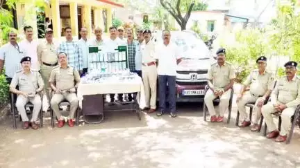 ಹುಕ್ಕೇರಿ: ಹಿರಣ್ಯಕೇಶಿ ಕಾರಖಾನೆ ಬಳಿ ಅಂತರರಾಜ್ಯ ಕಳ್ಳನ ಬಂಧನ  ಲಕ್ಷಾಂತರ ರೂಪಾಯಿ ಮೌಲ್ಯದ ಮೊಬೈಲ್‌  ಮತ್ತು ಕಾರು ವಶಕ್ಕೆ