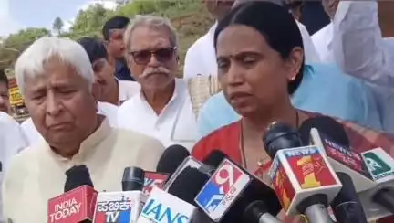 ಬೆಳಗಾವಿ: ಆರ್‌ಸಿಬಿ ಸಂಭ್ರಮಾಚರಣೆ ವೇಳೆ ಅಭಿಮಾನಿಗಳ ಸಾವು‌ ವಿಚಾರ:ನಗರದಲ್ಲಿ ಸಚಿವೆ ಲಕ್ಷ್ಮೀ ಹೆಬ್ಬಾಳ್ಕರ್ ಪ್ರತಿಕ್ರಿಯೆ