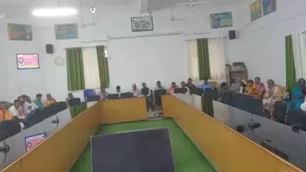 मोतिहारी: समाहरणालय डॉ राधाकृष्णन सभागार में आयोजित जनता के दरबार में 53 आवेदनकर्ताओं की समस्याओं पर हुई सुनवाई