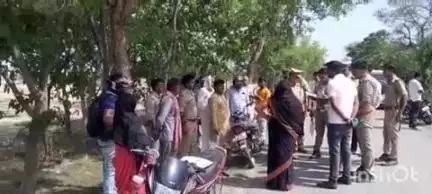 बुढ़नपुर: गोपालीपट्टी गांव की महिला की झूठी सूचना पर जांच करने पहुंची अहरौला पुलिस, जांच में सूचना निकली झूठी