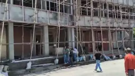चम्पावत: जिला विकास प्राधिकरण के नियमों का पालन न करने पर राजस्व और प्राधिकरण ने दो भवनों को किया सील