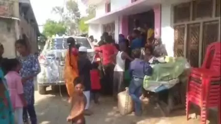 बिसवां: भटपुरवा गांव में गाड़ी खड़ी करने को लेकर विवाद के बाद शादी कर लौटे दूल्हे के साथ हुई मारपीट