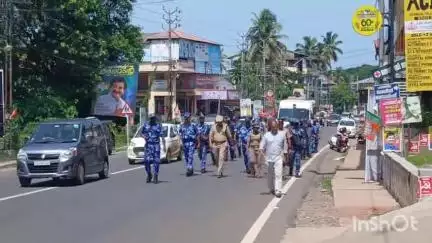 നിലമ്പൂർ: ഉപതെരഞ്ഞെടുപ്പ്, സുരക്ഷാ മുന്നൊരുക്കത്തിന്റെ ഭാഗമായി നിലമ്പൂർ ടൗണിൽ റൂട്ട് മാർച്ച് നടത്തി
