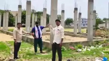 జమ్మలమడుగు: జమ్మలమడుగు : క్రీడా మైదానంలో పిల్లర్లను తొలగించాలి - డివైఎఫ్ఐ జిల్లా కార్యదర్శి శివ కుమార్