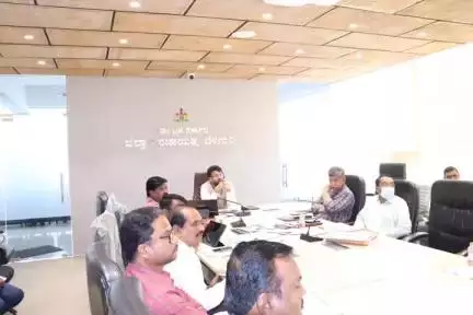 ಬೆಳಗಾವಿ: ನಂದಗಡ ಐತಿಹಾಸಿಕ ಕೆರೆಗೆ ಕೊಳಚೆ ನೀರು ಸೇರದಂತೆ ಕಾಮಗಾರಿ
ಕೈಗೊಳ್ಳಿ: ನಗರದಲ್ಲಿ ಜಿಪಂ ಸಿಇಒ ರಾಹುಲ್‌ ಶಿಂಧೆ