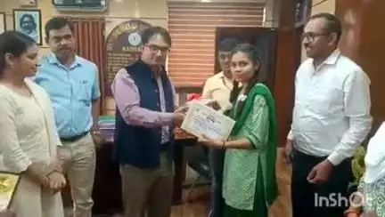 रामगढ़: 12वीं आर्ट्स परीक्षा में कस्तूरबा गांधी बालिका आवासीय विद्यालय, पतरातू की छात्राओं का उत्कृष्ट प्रदर्शन