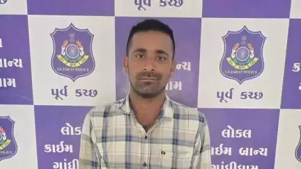ગાંધીધામ: એ ડીવી. પો.સ્ટે.ના પ્રોહીબીશનનાં ગુનામાં છેલ્લા એક વર્ષથી નાસતા ફરતા આરોપીને એલસીબી પોલીસે સામખીયારી ખાતેથી ઝડપ્યો