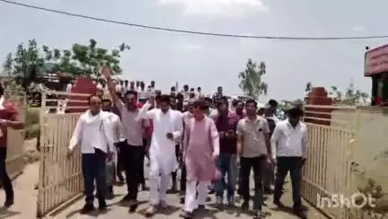 कोलारस: शिलांग में लापता हुए इंदौर के कपल का मामला, अखिल भारतीय अखंड रघुवंशी क्षत्रिय महापरिषद ने पीएम के नाम SDM को दिया ज्ञापन