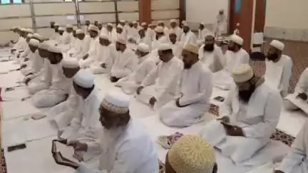बड़ी सादड़ी: बड़ी सादड़ी में दाऊदी बोहरा समाज ने हर्षोल्लास के साथ मनाया ईद-उल-अजहा का पर्व, सामूहिक नमाज अदा की