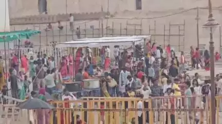 निवाड़ी: निर्जला एकादशी पर रामराजा सरकार के दरबार में उमड़ा जनसैलाब, सुरक्षा को लेकर पुलिस रही मुस्तैद