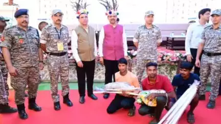 भामरागड: कवंडे गावात पोलीस विभागाच्या वतीने भव्य जनजागरण मेळाव्याचे आयोजन, मुख्यमंत्री देवेंद्र फडणवीस यांची उपस्थिती