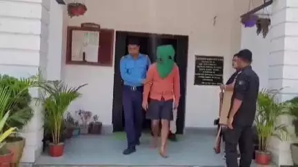 তুফানগঞ্জ ২: বক্সিরহাট থানার অন্তর্গত একটি এলাকায়  কার্টুনের প্রলোভন দেখিয়ে প্রতিবেশী তরুণের যৌন লালসার শিকার পাঁচ বছরের শিশু কন্যা