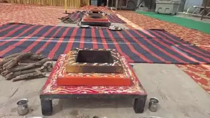 कन्नौज: कन्नौज शहर के एसबीएस कॉलेज में मां गायत्री जयंती के अवसर पर किया गया हवन, सुबह भजनों के साथ हुआ गायत्री महामंत्र का जाप