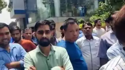 लाडपुरा: विज्ञान नगर क्षेत्र में कमल हुंडई कार शो रूम पर कार खड़ी करने को लेकर सुरक्षा गार्डों ने की मारपीट, मुकदमा दर्ज