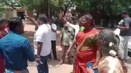 ராசிபுரம்: கோனேரிப்பட்டியில் ரூ.5 கோடி மதிப்பீட்டில் புதிய வட்டாட்சியர் அலுவலகம் அமைய உள்ள இடத்தினை மாவட்ட ஆட்சியர் பார்வையிட்டார்
