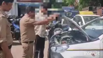 भवाली में बिना नंबर प्लेट वाहन दौड़ाकर सड़क पर दबंगई दिखाने पर पुलिस ने भवाली निवासी व्यक्ति पर की कार्रवाई