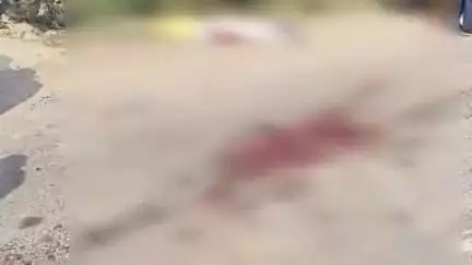 खागा: अहिंदा के पास तेज रफ्तार डम्फर से कुचलकर बाइक सवार की मौत, सड़क में पड़ी मोरंग के चलते हुआ हादसा, डम्फर चालक फरार
