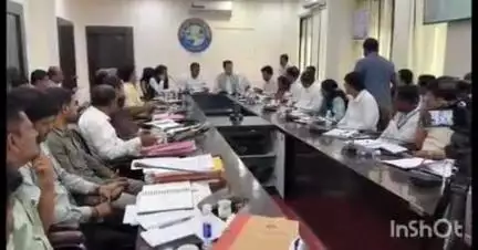 लातूर: आ.अमित  देशमुख यांनी लातूर मनपाच्या विकासकामांचा घेतला आढावा;· नाली काढणे व स्वच्छतेची कामे 30 जून पर्यंत पूर्ण करावीत