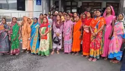 धनबाद/केंदुआडीह: सरकारी जमीन पर भूमाफियाओं की नजर नावाडीह के ग्रामीणों ने उपायुक्त से की मुलाकात#jansamsya