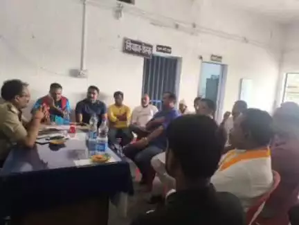 बलरामपुर: बकरीद त्यौहार को देखते हुए बलरामपुर जिले के विभिन्न थानों एवं पुलिस चौकियों में शांति समिति की हुई बैठक