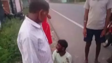 टुंडी: कोलहर मोड़ के पास अज्ञात वाहन की टक्कर से एक युवक घायल