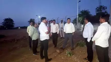 तालबेहट: बर्मा बिहार गांव का डीएम ने किया औचक निरीक्षण, विकास कार्यों की जानी हकीकत, संबंधित को दिए निर्देश