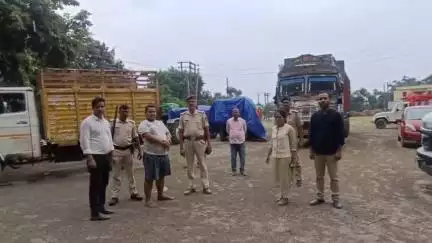 कल्याणपुर: कल्याणपुर स्थित बिहार स्टेट फूड कॉरपोरेशन की जांच करने पहुंची टीम, एक आरोपी को पकड़कर पुलिस को सौंपा