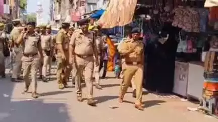 बहराइच: बकरीद पर्व को लेकर पुलिस महानिरीक्षक देवीपाटन मंडल ने दल बल के साथ किया पैदल गश्त, सुरक्षा व्यवस्था का लिया जायज़ा