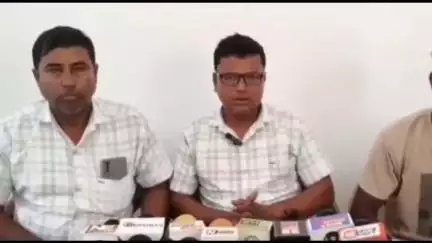 বাঘবৰ: বালিকুৰি গাওঁ পঞ্চায়তৰ সদস্য ছাইদুল খানৰ বিৰুদ্ধে প্ৰমাণপত্ৰ জাতিয়াতিৰ অভিযোগ সোনাবাৰী গাঁৱত সংবাদ মেলৰ যোগে খণ্ডন কৰে