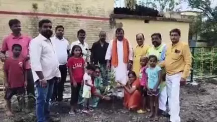 महेशपुर: पाकुड़: भारतीय जनता पार्टी के नेताओं ने 'एक पेड़ मां के नाम' अभियान के तहत किया पौधरोपण