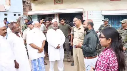 कोडरमा: उपायुक्त, पुलिस अधीक्षक और एसडीओ ने बकरीद के दौरान विधि व्यवस्था को लेकर की ब्रीफिंग