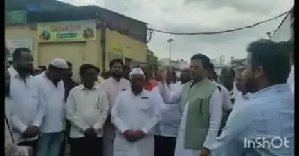 लातूर: माजी मंत्री आमदार अमित देशमुख यांनी महात्मा फुले भाजी मंडईला दिली भेट;विकासकामांची पाहणी करून केलया सूचना