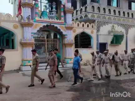 પેટલાદ: સિલવાઈ ગામે ગ્રામ્ય પોલીસ દ્વારા ફુટ પેટ્રોલિંગ કરવામાં આવ્યું પોલીસ અધિકારીઓ અને જવાનો ઉપસ્થિત રહ્યા
