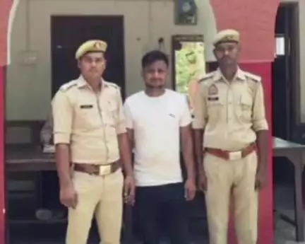 बीघापुर: बारासगवर थाना पुलिस ने अडार गांव से आगजनी के मामले में वारंटी अभियुक्त को किया गिरफ्तार