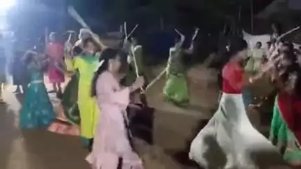 వర్షాల కోసం, వ్యవసాయ అభివృద్ధి కోసం గ్రామ దేవతలకు రాజవొమ్మంగి మండలంలో జాతర నిర్వహిస్తున్న గిరిజన రైతులు