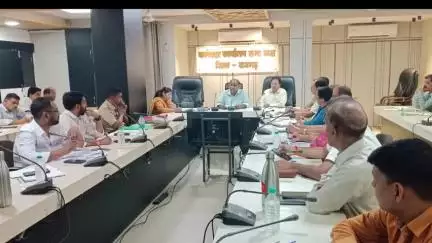 राजगढ़: राजगढ़ कलेक्टर ने बाढ़ और भारी बारिश से निपटने के लिए अधिकारियों के साथ की बैठक
