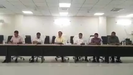 विशेष सचिव जल निगम प्रवीण कुमार लक्षकार अयोध्या पहुँचे, सर्किट हाउस में मंडलीय अधिकारियों के साथ की बैठक