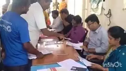 వికారాబాద్: భూ సమస్యలను పరిష్కరించుకునేందుకు రెవిన్యూ సదస్సులు : తహసిల్దార్ లక్ష్మీనారాయణ