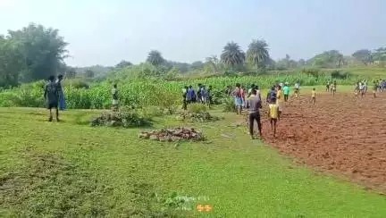 टुंडी: लखनपुर के ग्रामीणों ने श्मशान घाट की भूमि पर अतिक्रमण को लेकर पूर्वी टुंडी अंचलअधिकारी को दी सूचना, कार्रवाई की मांग