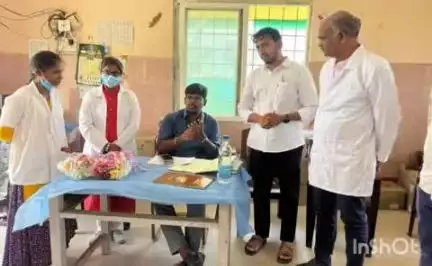 భద్రాచలం: చర్ల మండలంలోని ప్రాథమిక ఆరోగ్య కేంద్రంలో వైద్య సిబ్బంది మరియు ఆశా వర్కర్లతో సమావేశం నిర్వహించిన ITDA PO