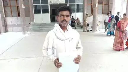 मंझनपुर: गुलामीपुर में 440 वोल्ट के करंट ने ली दो बेजुबानों की जान, खेतों में मौत बिछा रहे किसान ने डीएम से की शिकायत
