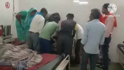 बांधवगढ़: उमरिया उर्दानी में सड़क पर गिट्टी के कारण बाइक से गिरा युवक, गंभीर हालत में अस्पताल में भर्ती